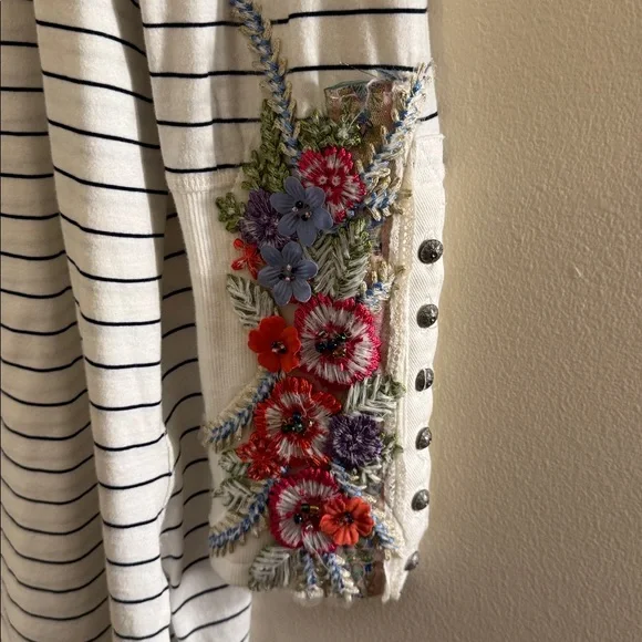 Aratta Silent Journey Embroidered Striped L/S - Picture 5 of 6